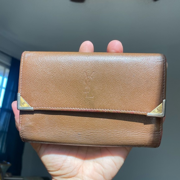 YSL Vintage Brown Leather Trifold Wallet with Internal Kisslock Coin Pocket - Picture 14 of 15